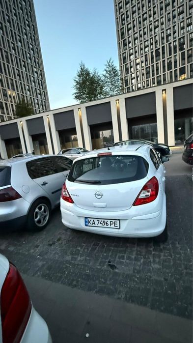Opel Corsa 2011 рік 200 км , 1.4 бензін , міханіка