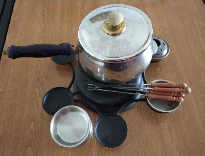 Fondue para 6 pessoas. Completo