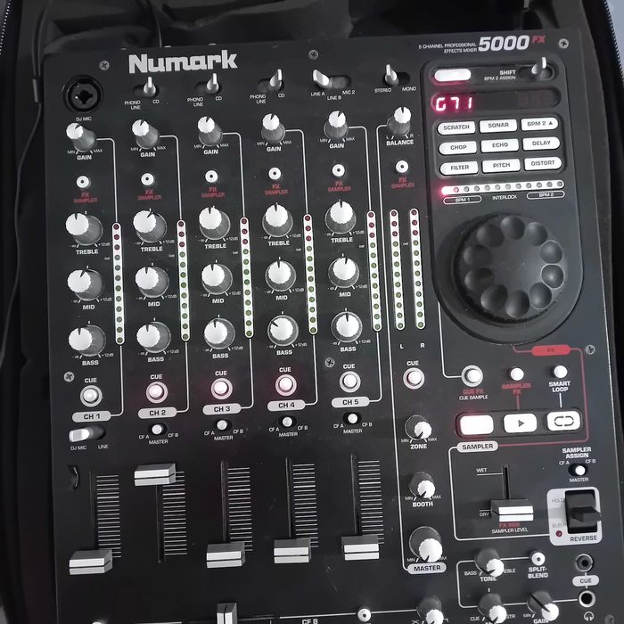 Mesa de Mistura Numark 5000 FX