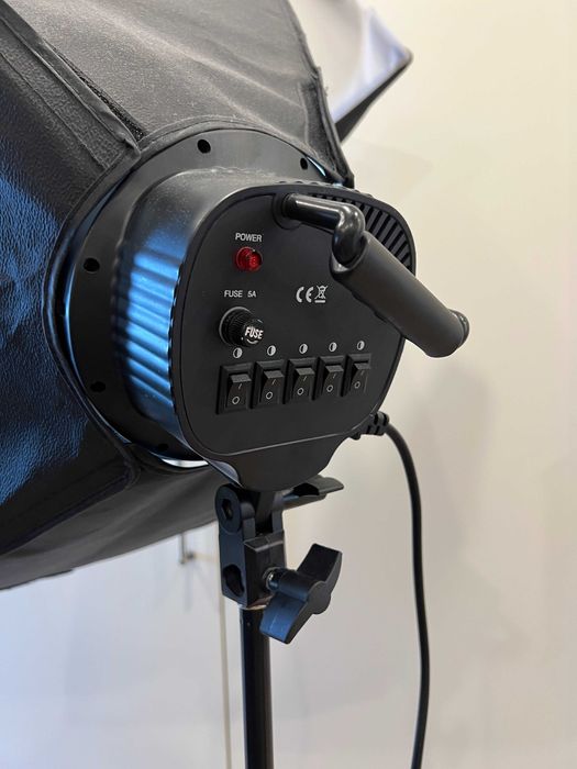 Студійне постійне світло Prolight (5 ламп CFL + 50x70 см + стійка)