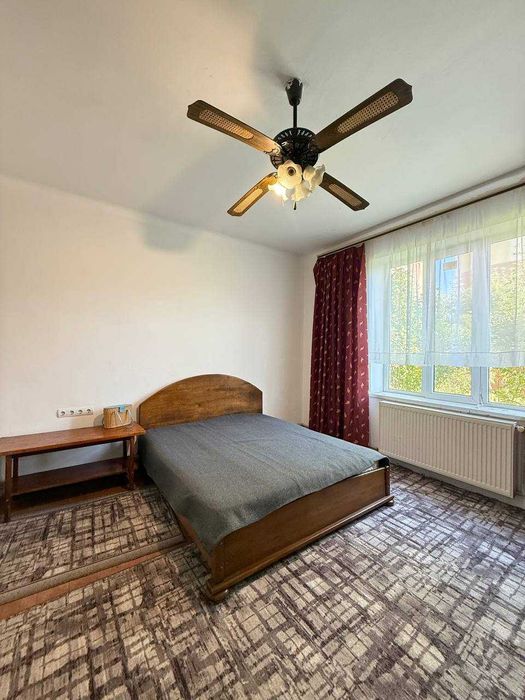 Продаж 4 кімн. квартири з власним подвір'ям