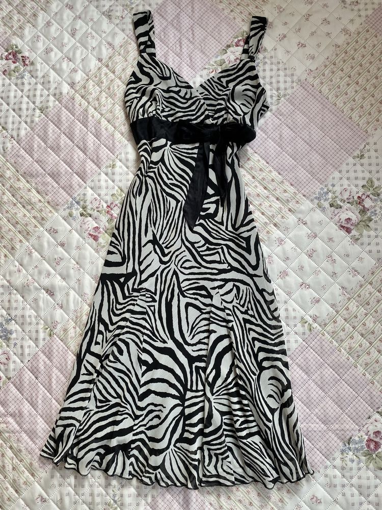 Sukienka midi na ramiączka w zebrę M 38 per una vintage boho codzienna