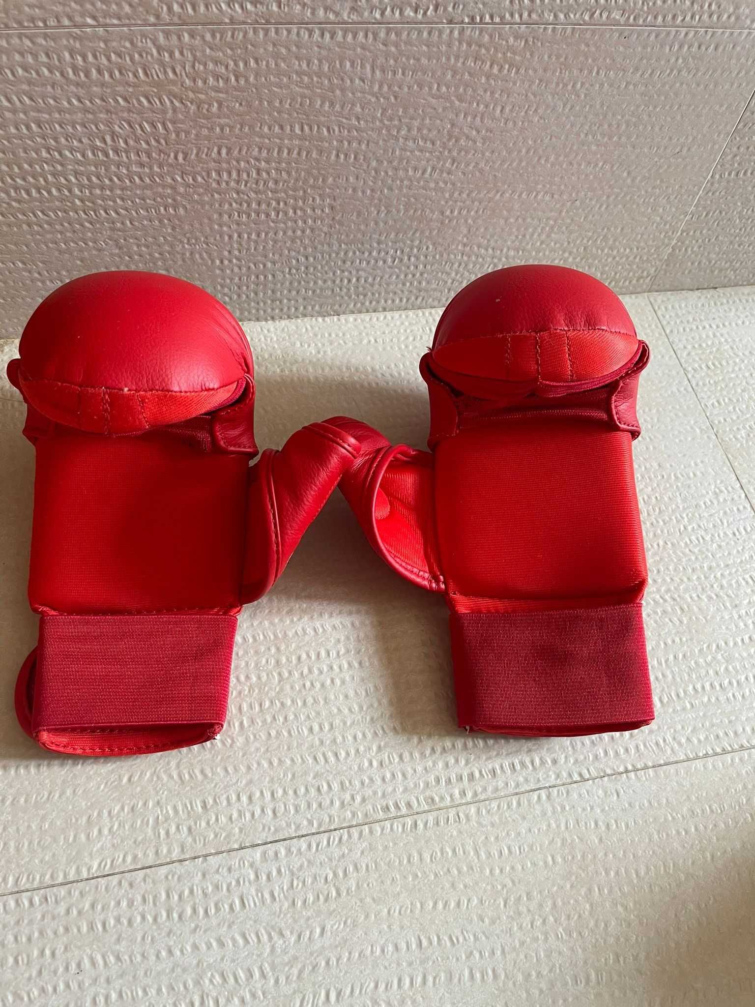 Caneleiras e Luvas de Karaté, Vermelhas, Tamanho M