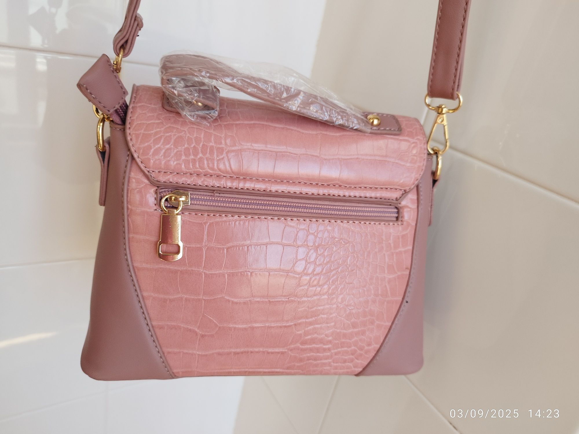 Mala tiracolo rosa