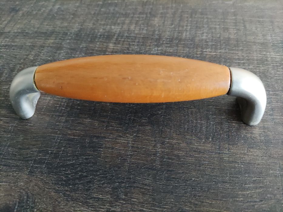 Uchwyt meblowy 128mm 18szt metalowo drewniany