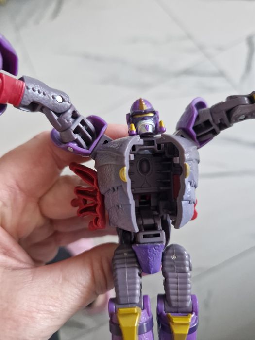 Figurka transformens skorpion