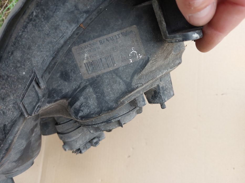 lampa przód przednia lewa prawa Renault scenic 2 lift