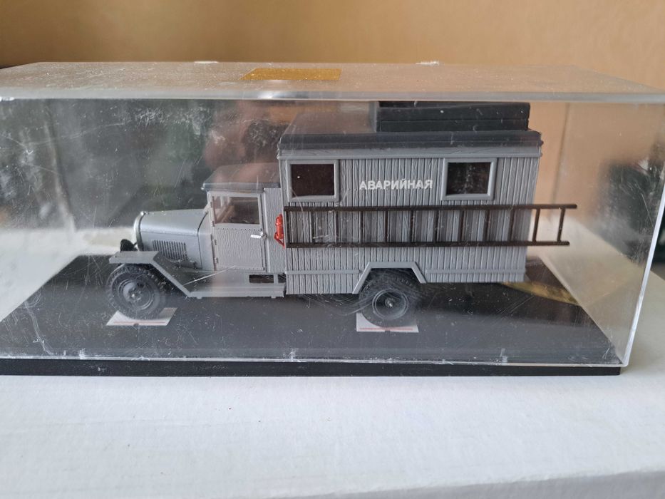 Колекційна модель ЗИС 44 ЗІС 44 аварийная, маштаб 1:43, в упаковці
