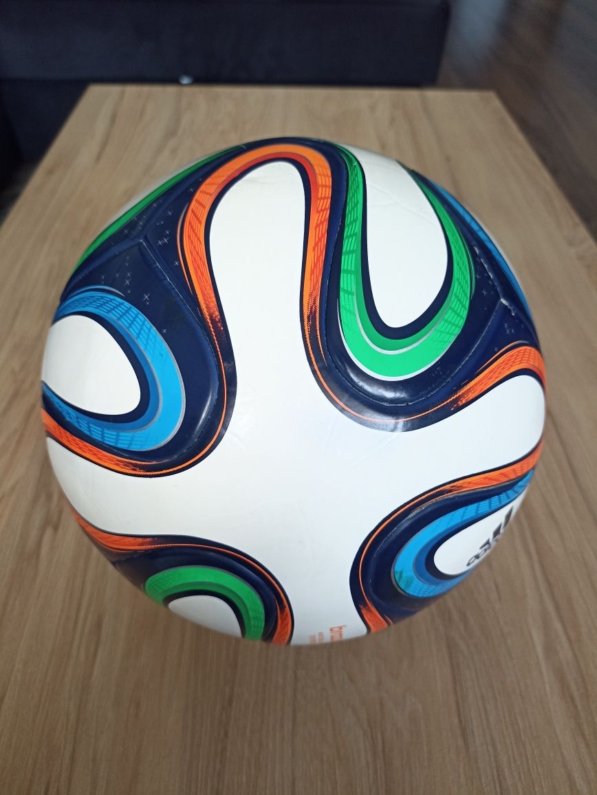 Piłka Adidas Brazuca