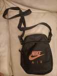 Bolsa TiraColo/Ombro da Marca Nike Original em Estado Novo