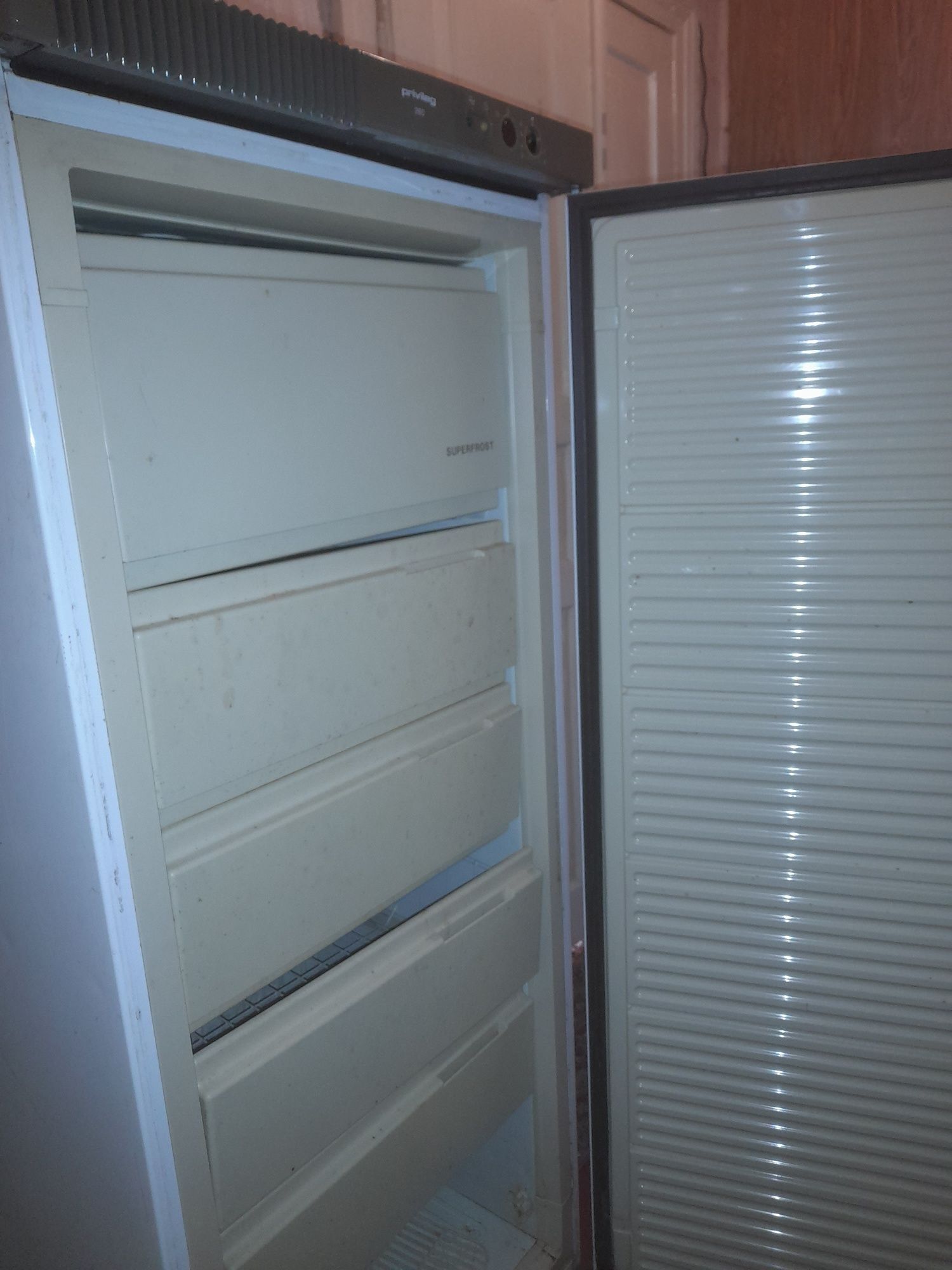 Продам морозильную камеру
