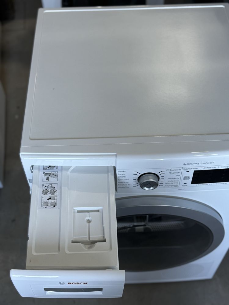 Сушильна машина Bosch WTW875W0