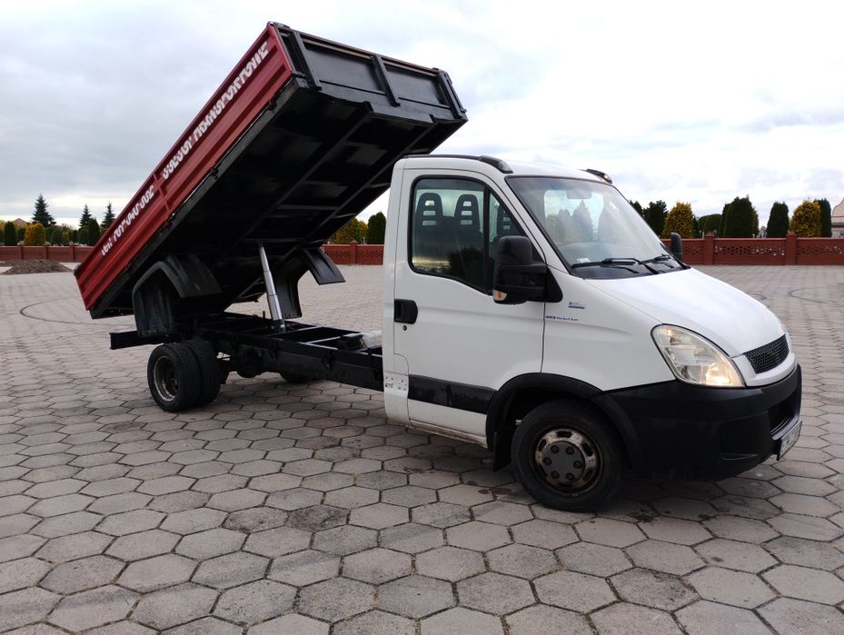 Iveco daily 2.3 z 2011 roku blizniam wywrotka kiper mały przebieg
