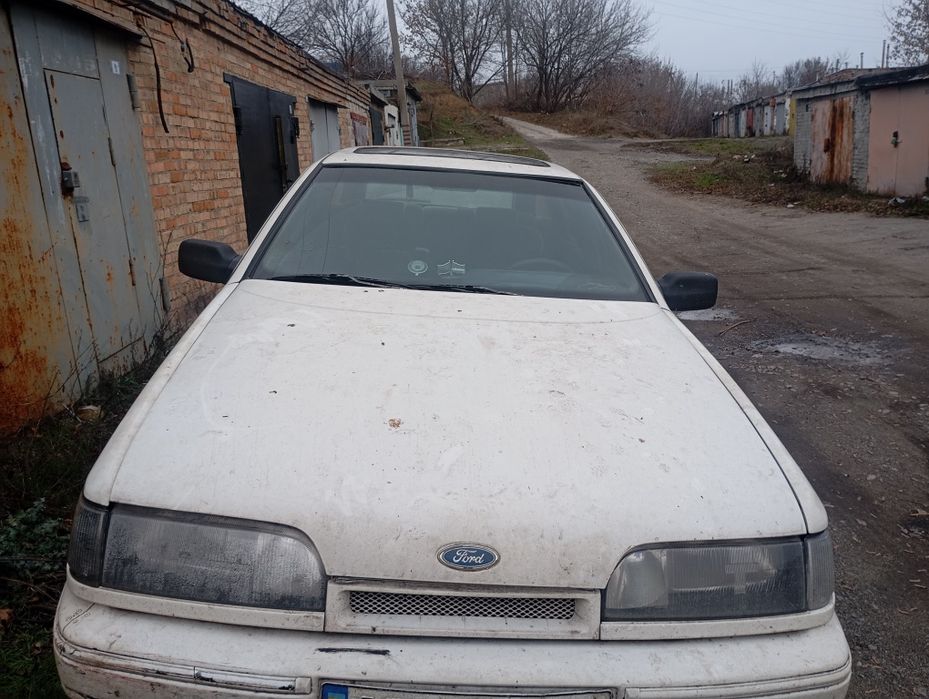 Продам форд на ходу стоит без надобности