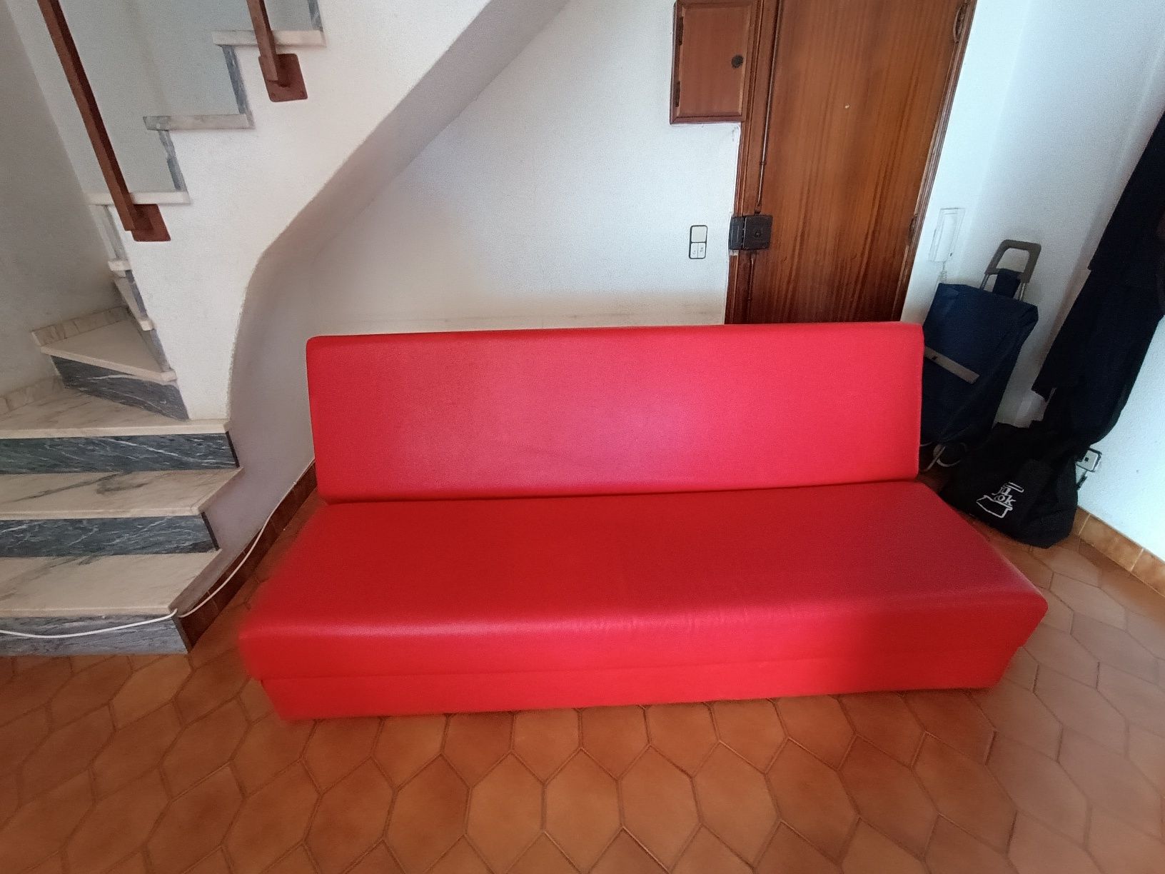 Sofá cama usado em muito bom estado