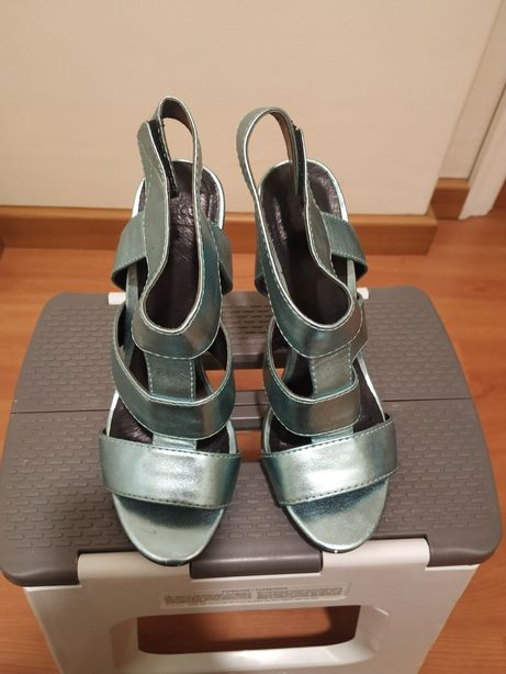 Vendo Sandálias azul turquesa/ metalizado da ASOS
