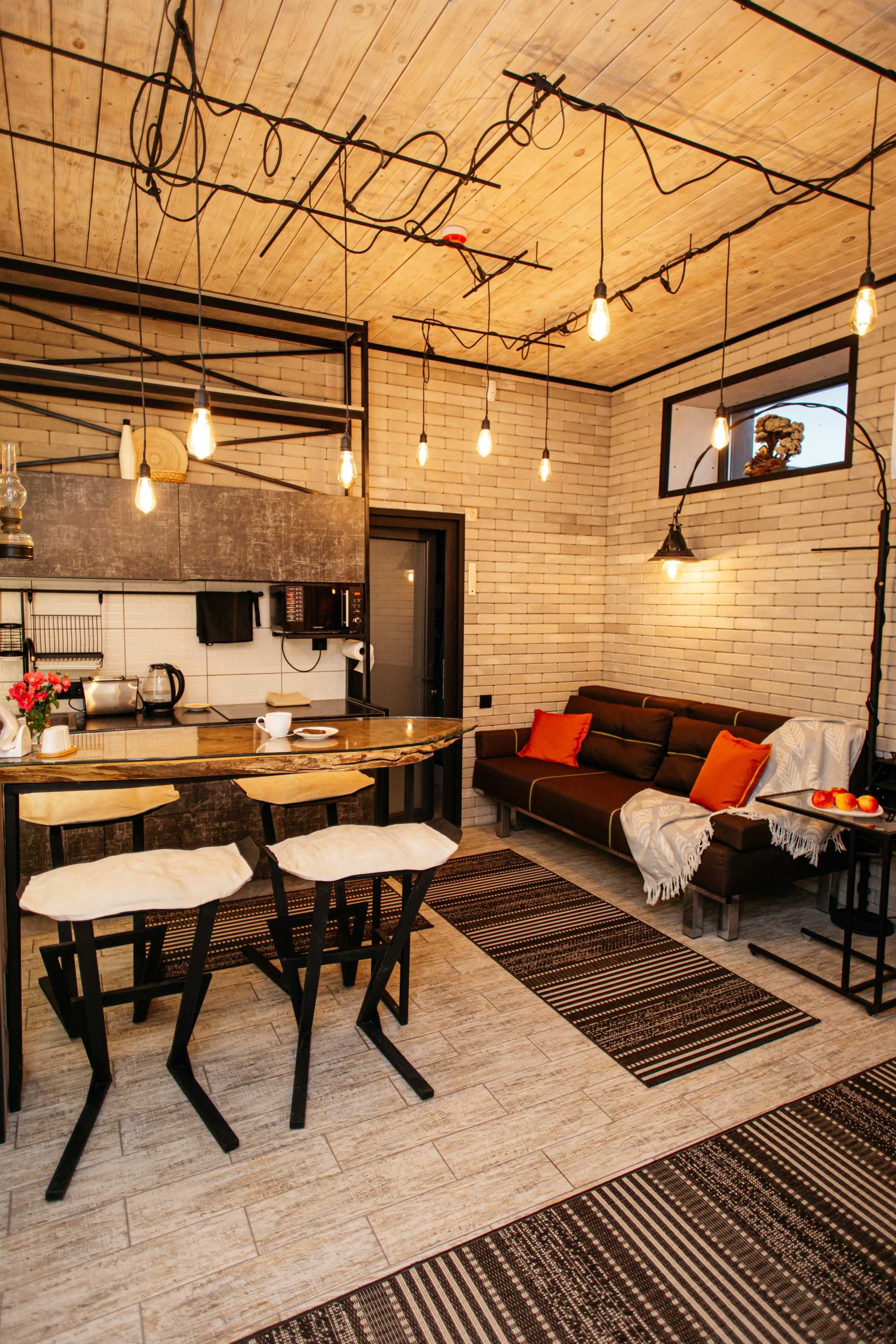 Апартаменти "LOFT' для короткострокової оренди в Сарнах
