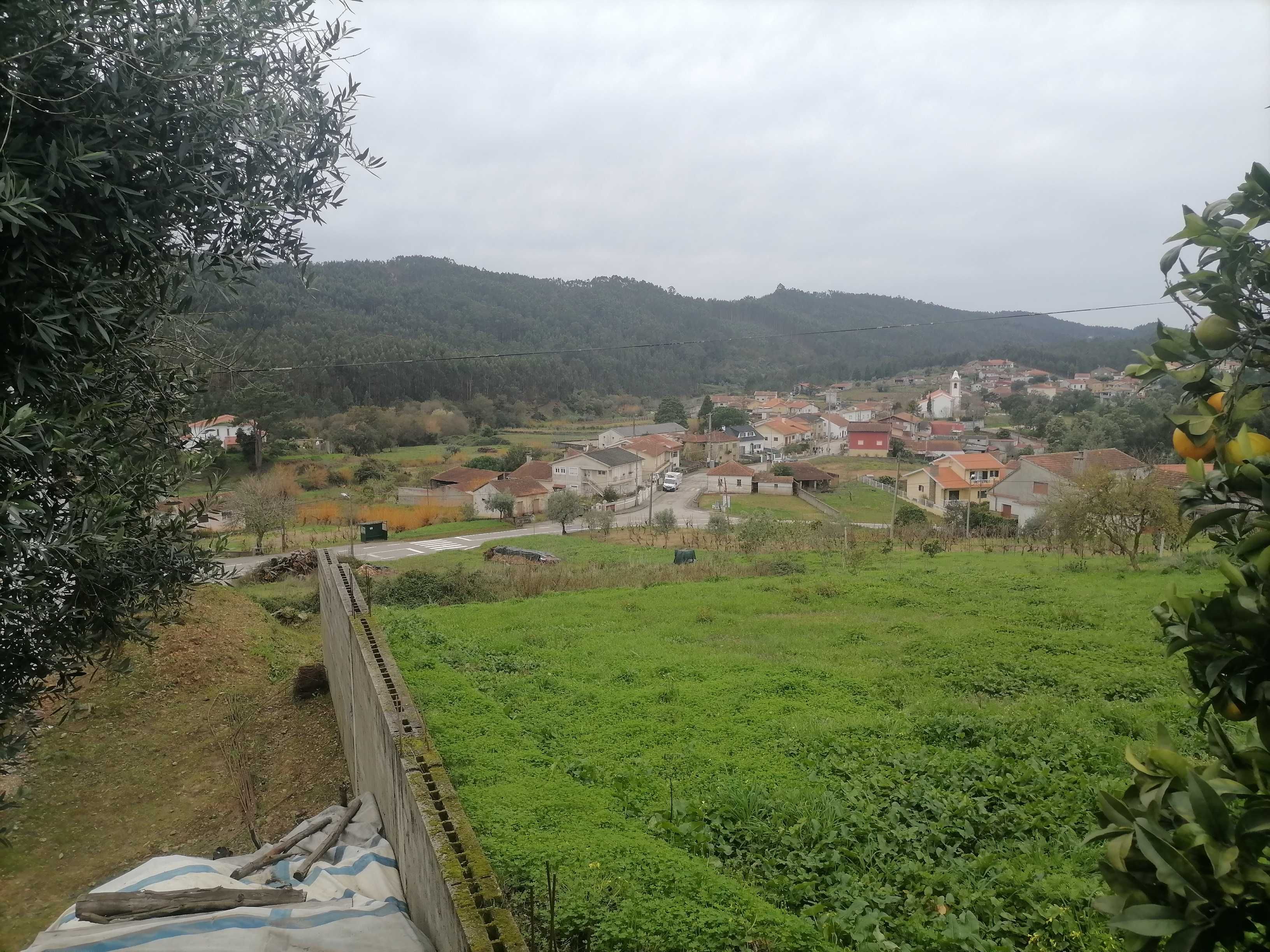 Terreno com casa para reconstruir