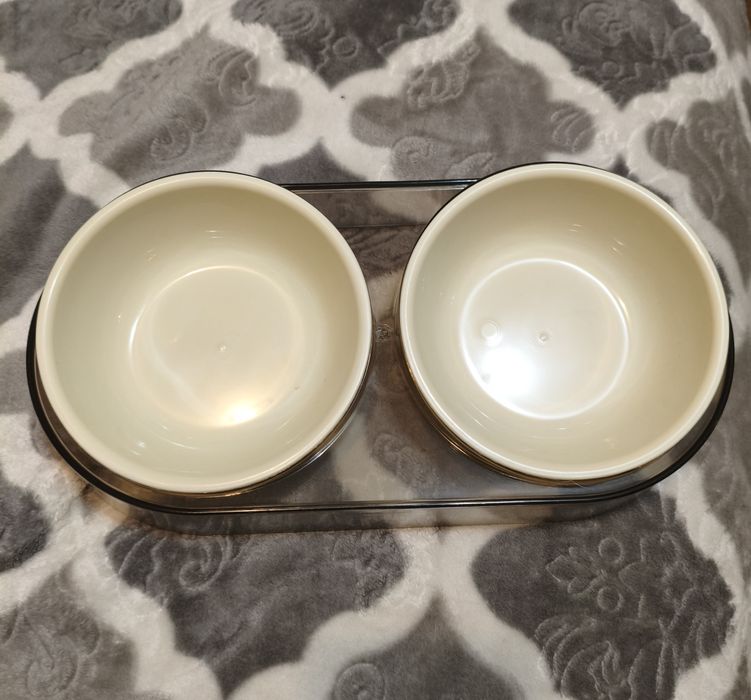 Миски для котів чи маленьких собак