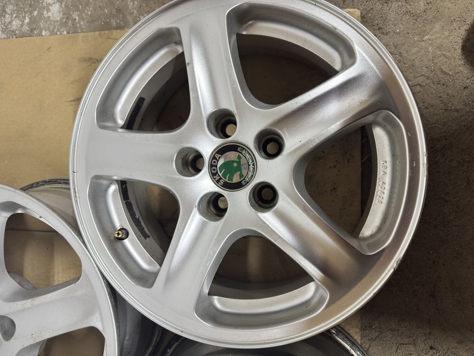 Диски Skoda r15 et38 оригінальні 5х100