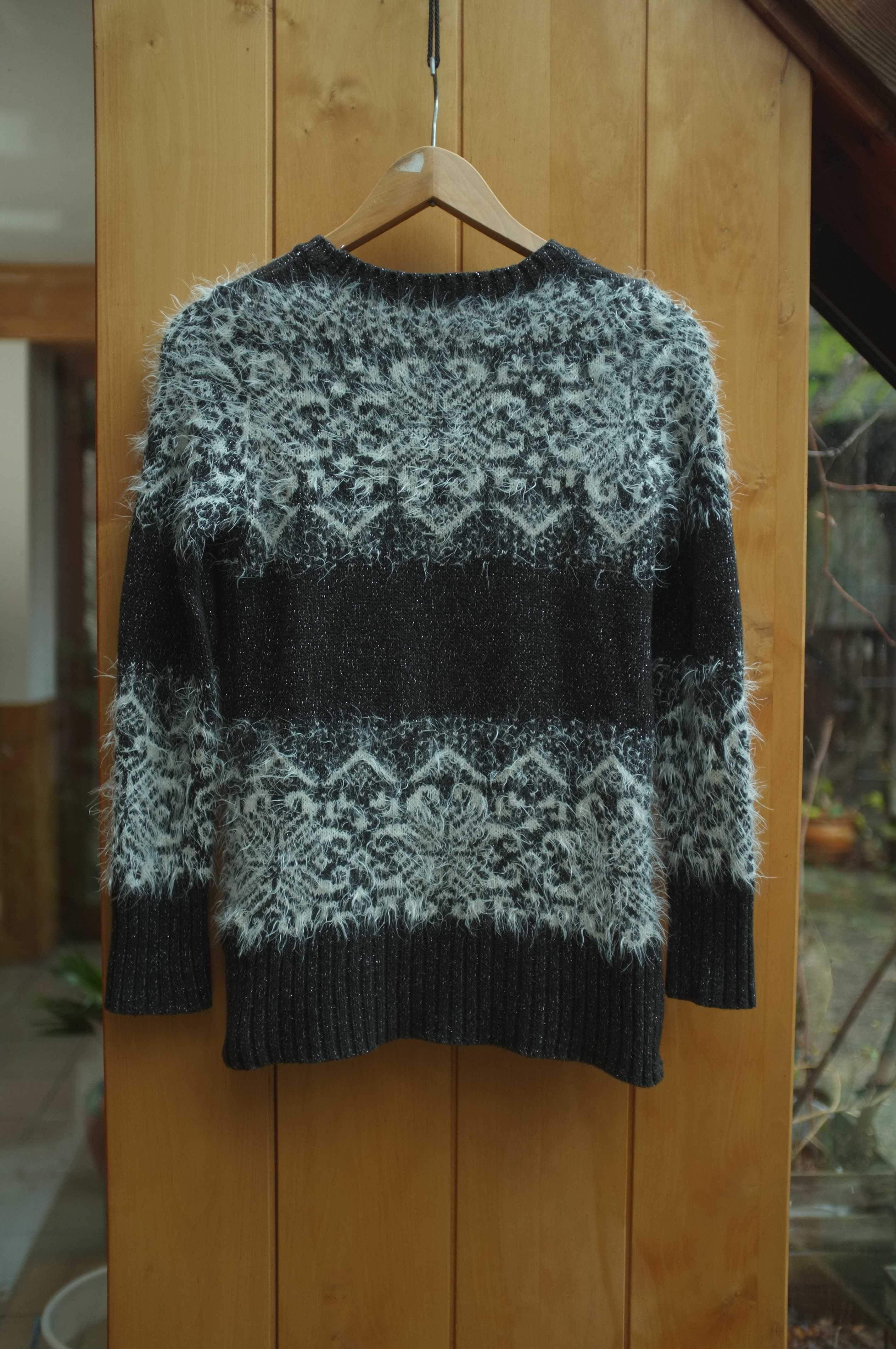 świąteczny zimowy ciepły sweter puchaty miś Isaac Mizrahi New York