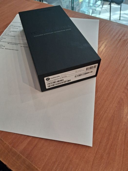 Nowa Motorola RAZR 60 ultra 16/512 pantone scarab