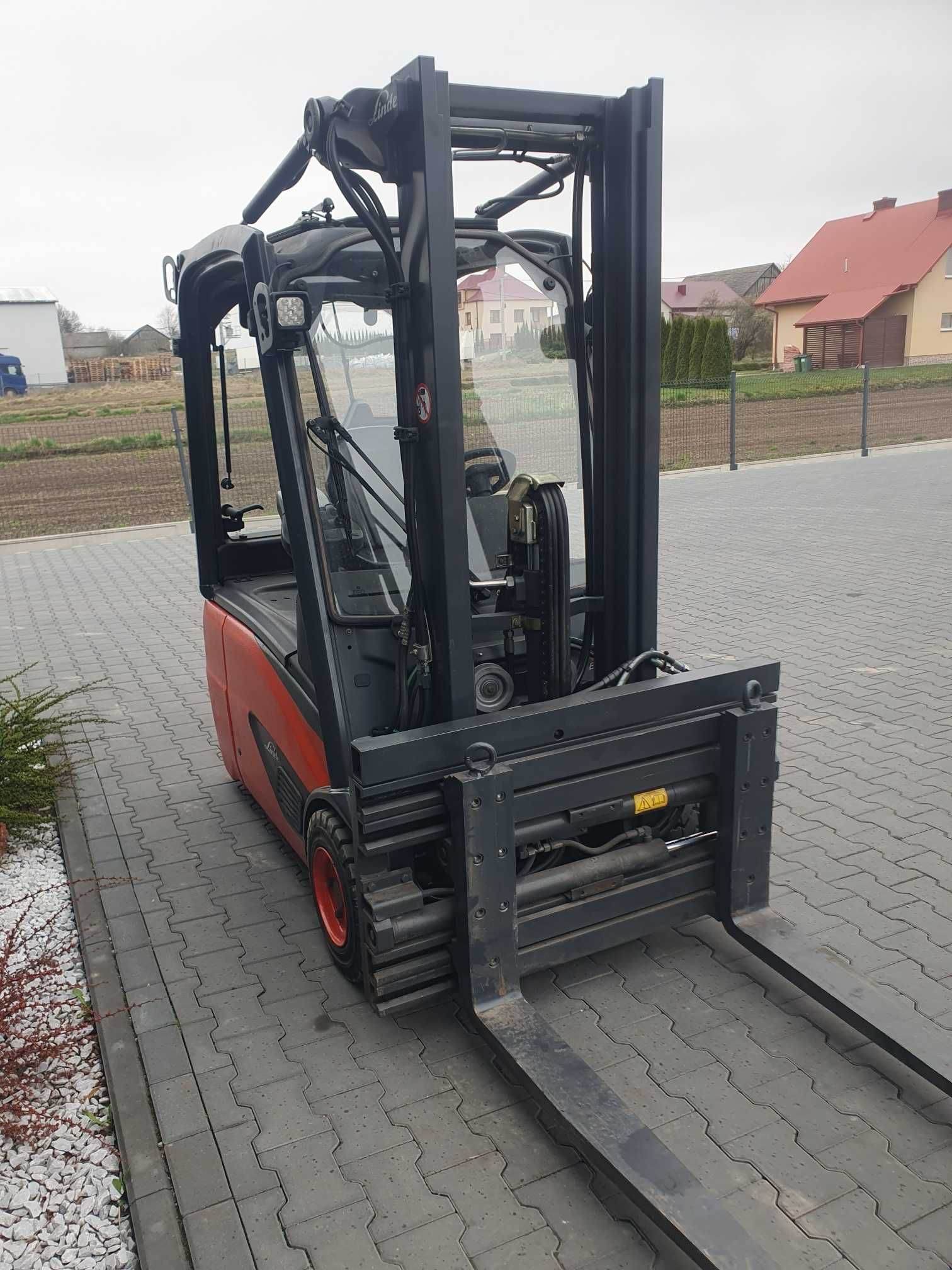 Wózek LINDE E16 2017r Triplex Pozycjoner Półkabina E18 E14 E20 widłowy