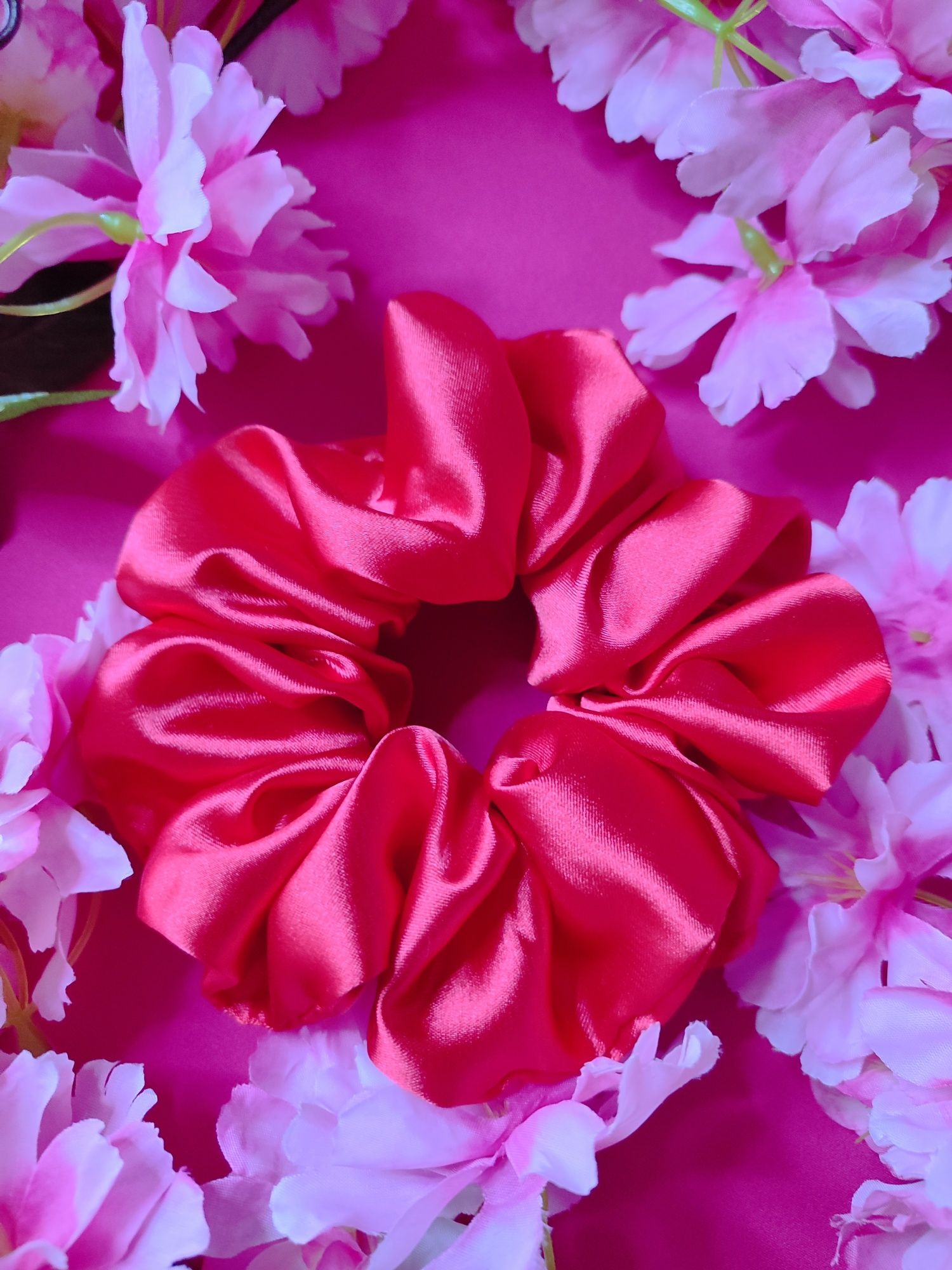 Scrunchie do włosów rozm L Satyna Czerwień