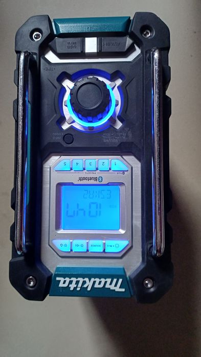 Makita DMR 108 radio