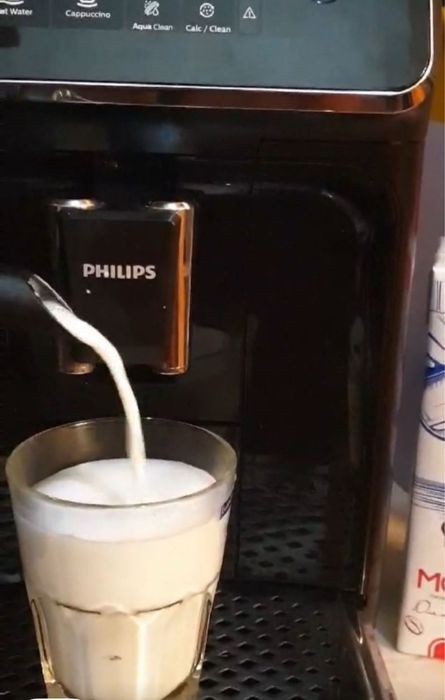 Кавоварка кавомашина 2023 р Philips EP2231 Series 2200 LatteGo з дому