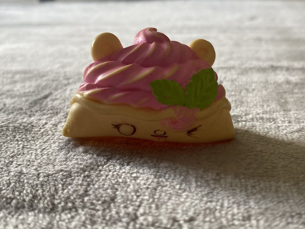 Num noms figurki