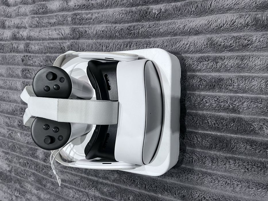 Продам б/ушлем виртуальной реальности+удобная маска и аккаунт.