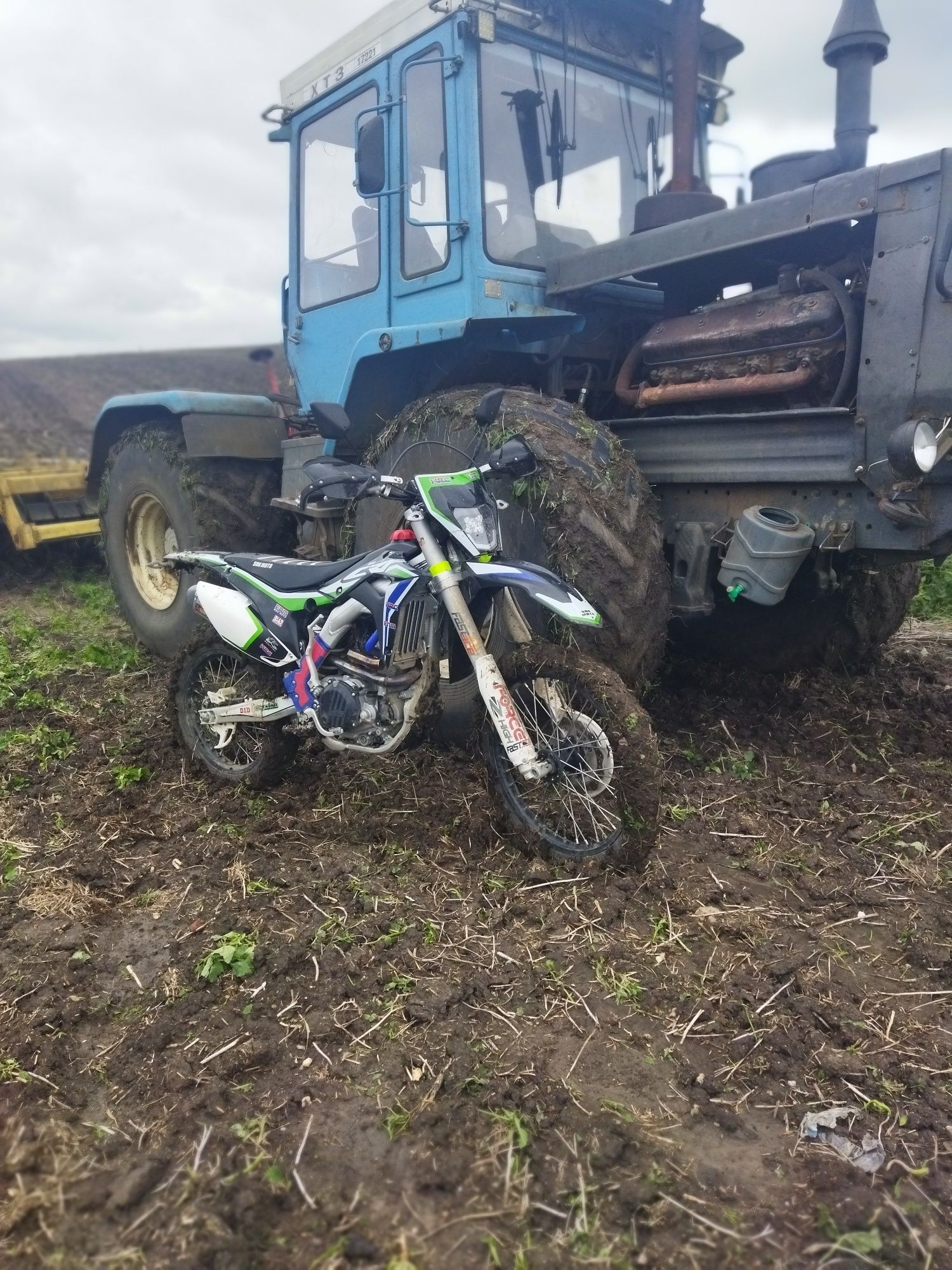 Продаю мотоцикл Sokmoto CRF 300