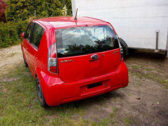 Subaru Justy uszkodzone,