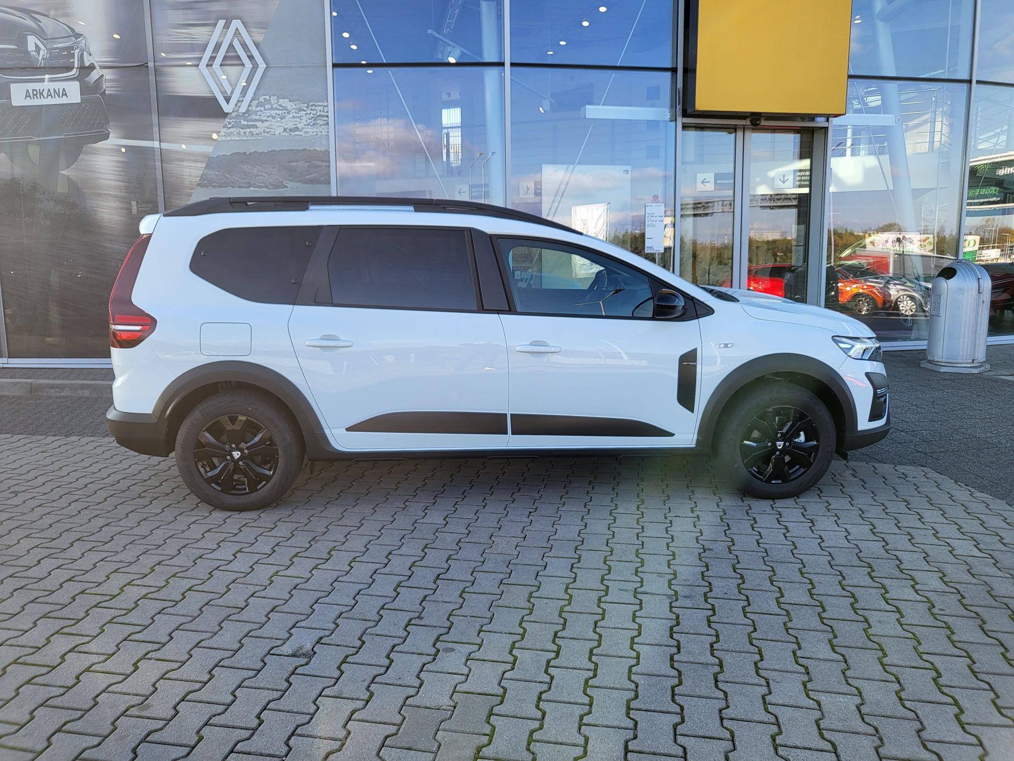 Wynajem, wypożyczalnia Dacia Jogger Gaz 7 osobowa