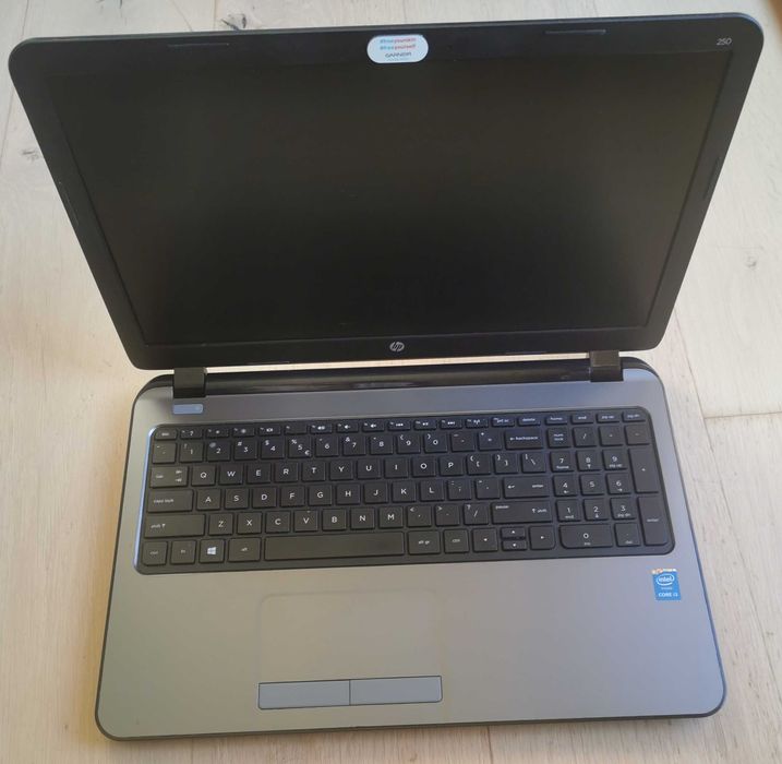 Notebook HP 250 G3 Core i3 4005U - wyłamany zawias, uszk bateria
