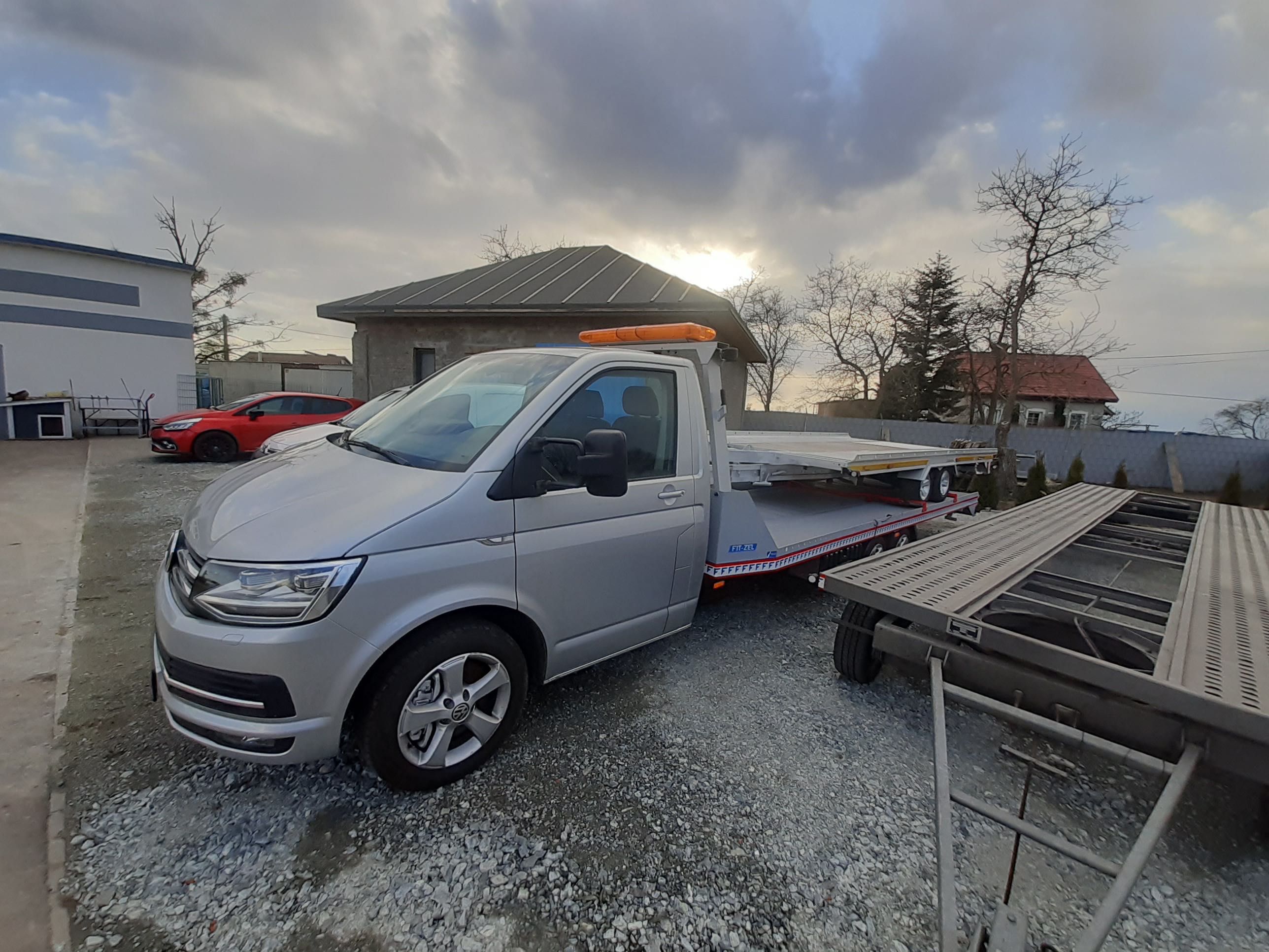 Fitzel Vw T5 pomoc drogowa autolaweta