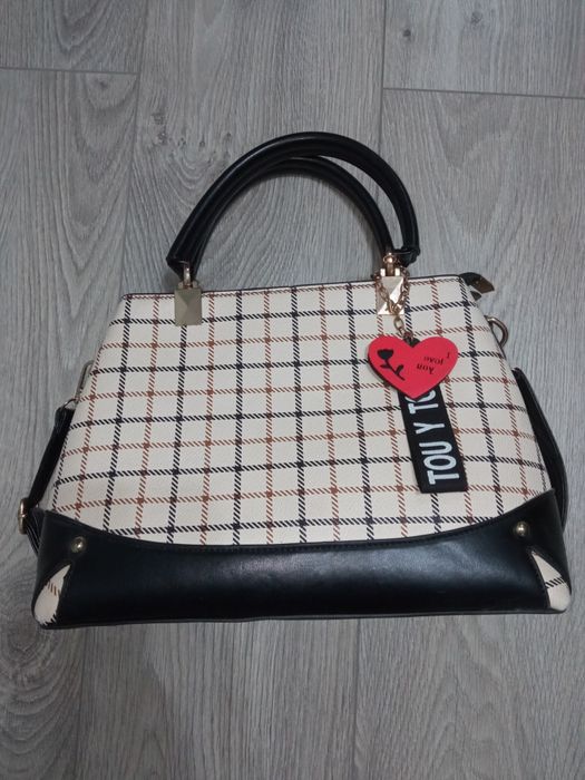 Женская сумка небольшая