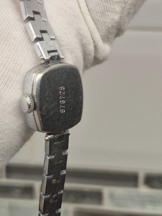 Damski srebrny zegarek *Zaria*