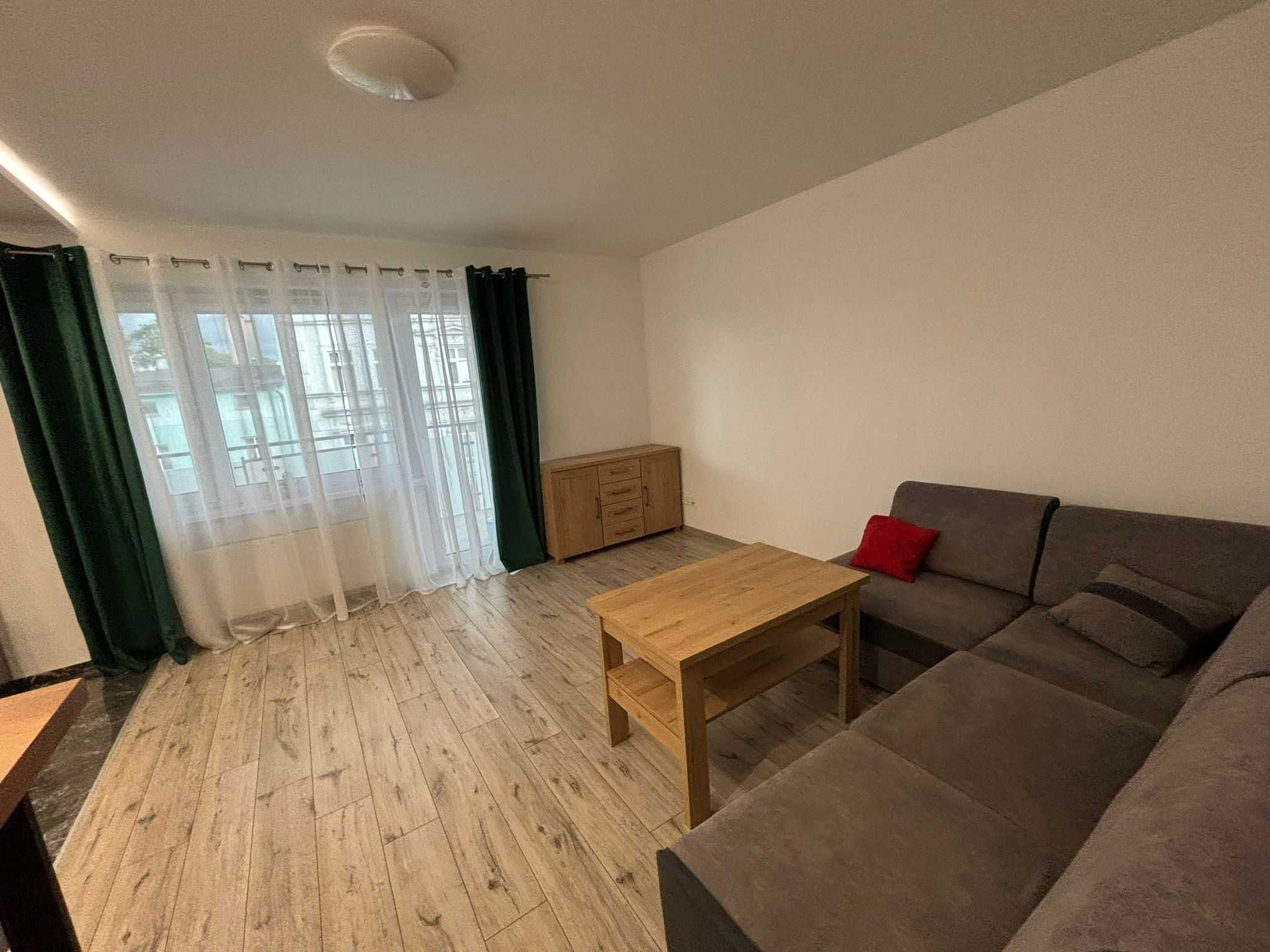 Rezerwacja Kawalerka w Apartamentowcu CENTRUM   + Duży Balkon
