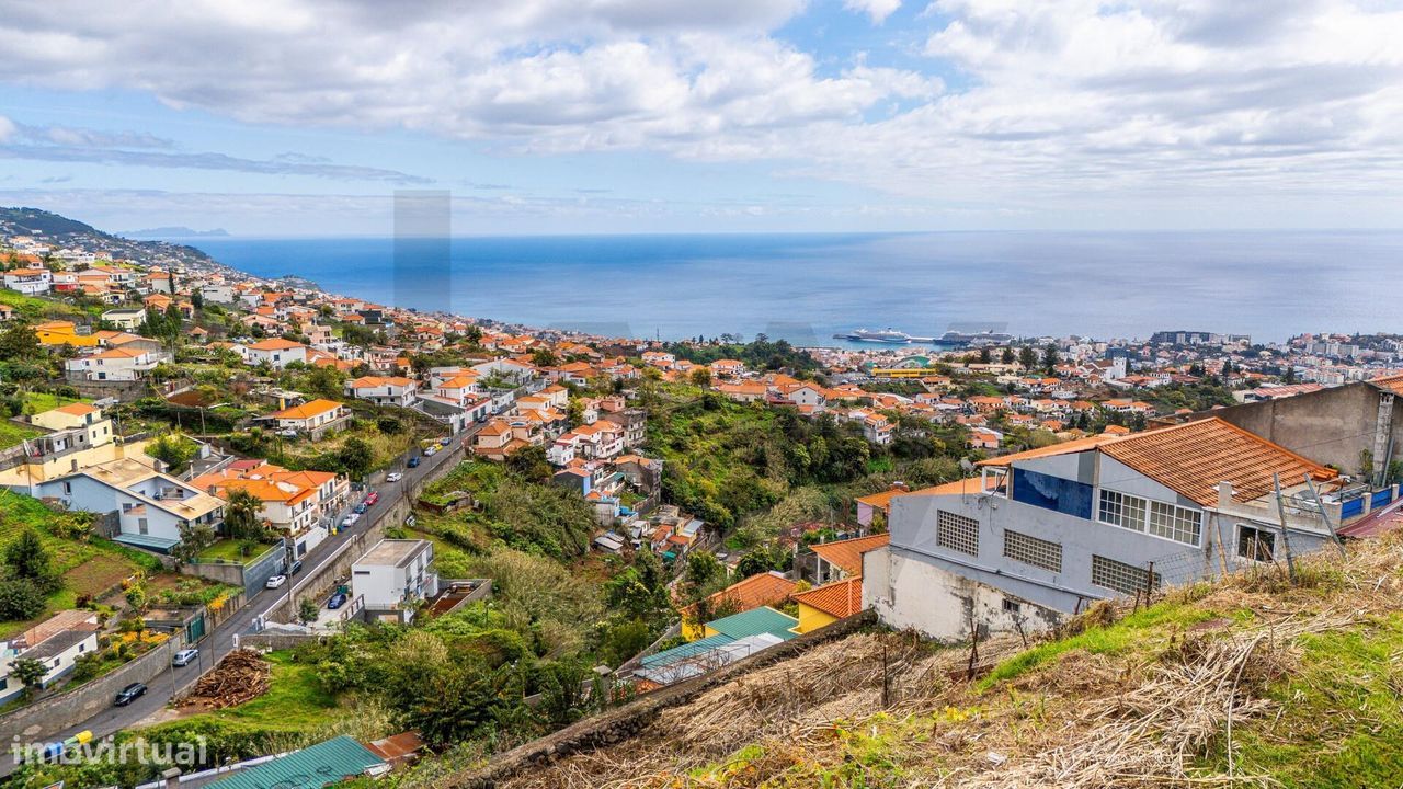 Terreno para Construção em São Roque, Vista Baía do Funchal– Excelente