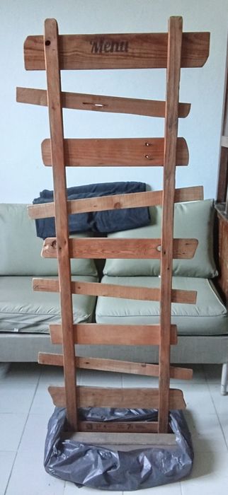 Expositor em madeira