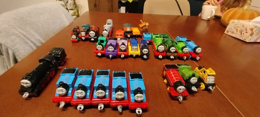 Duży zestaw torów Tomek i Przyjaciele Adventures plus lokomotywy