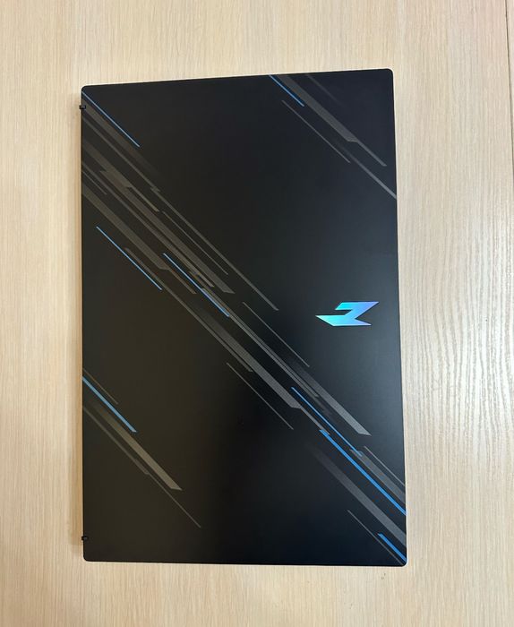 Acer NitroV15 15.6  i9-13900H 16/1TB RTX4060 180Hz