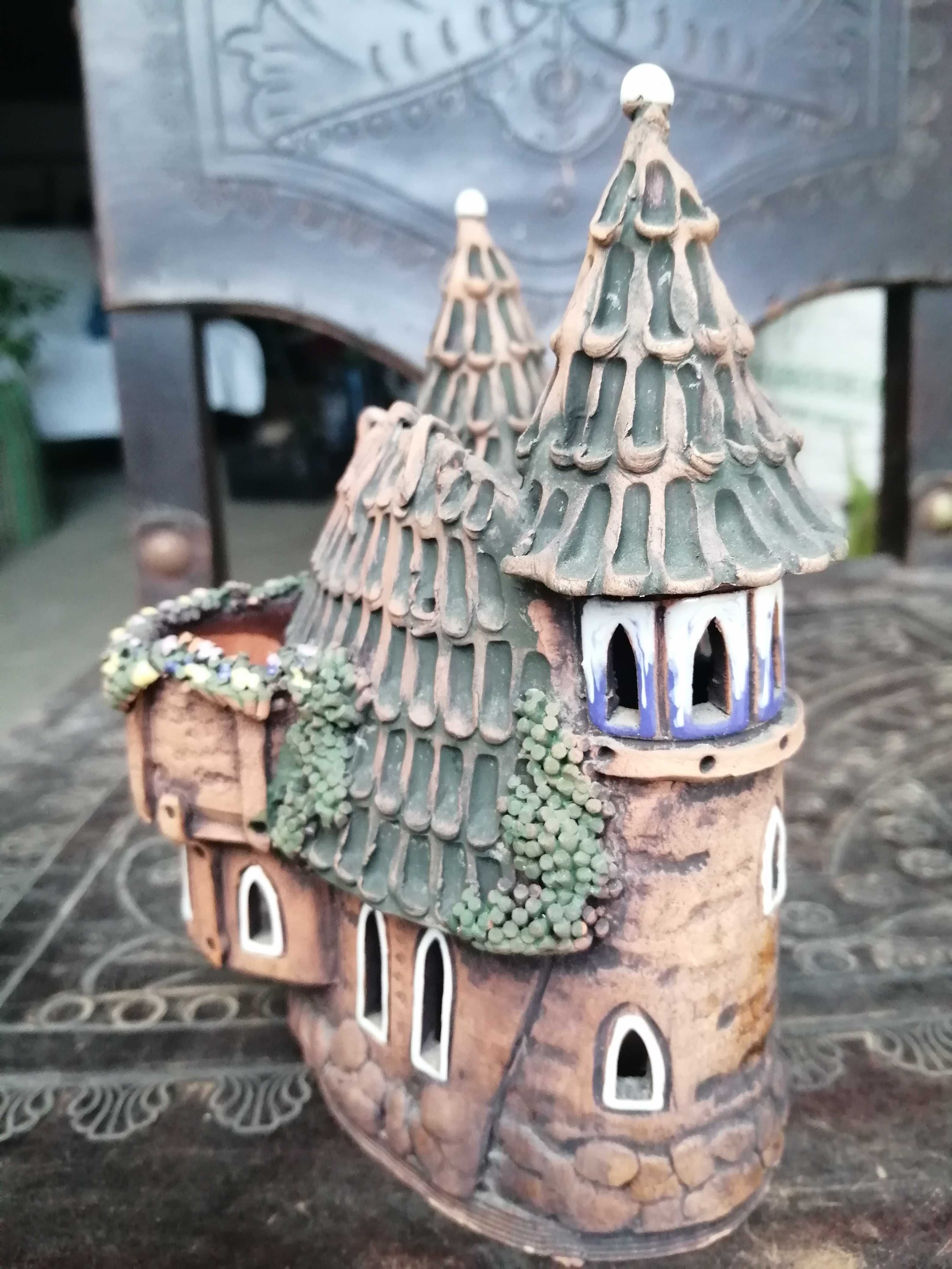 castelo em barro , feito a mao , tem 1 tok, portes grátis
