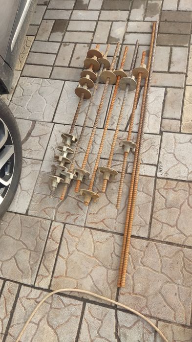 Опалубний гвинт з гайкою.