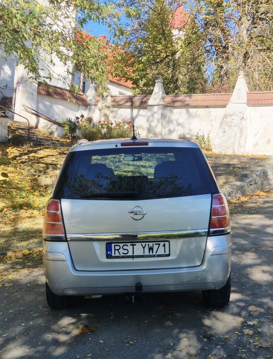 Opel zafira 1.8 B+lpg/2007r/7-miejsc/hak/Butla na 10 lat