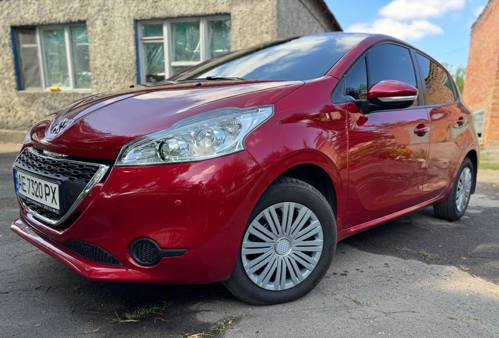 Продам Peugeot 208 2014р