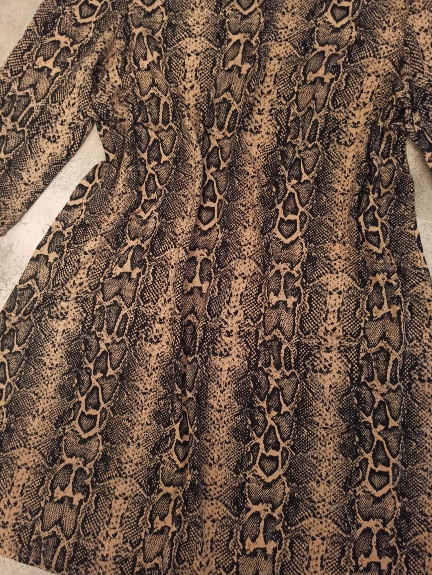 Dzianinowa sukienka  tunika wężowy wzór