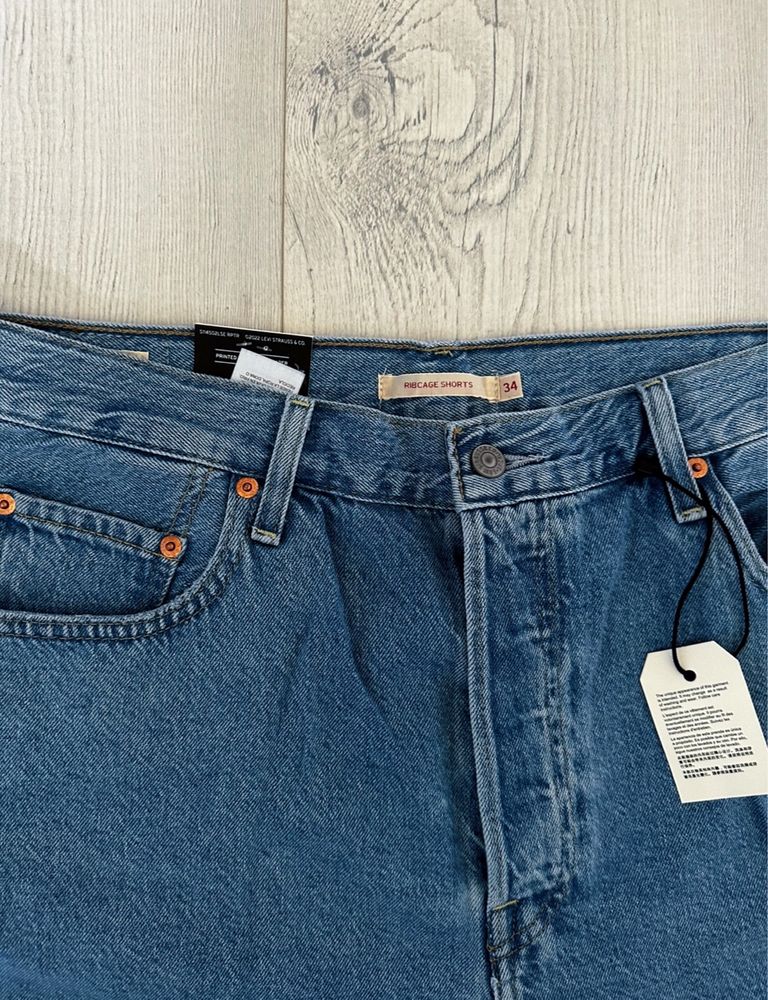 Nowe szoty/spodenki z wysokim stanem Levi’s